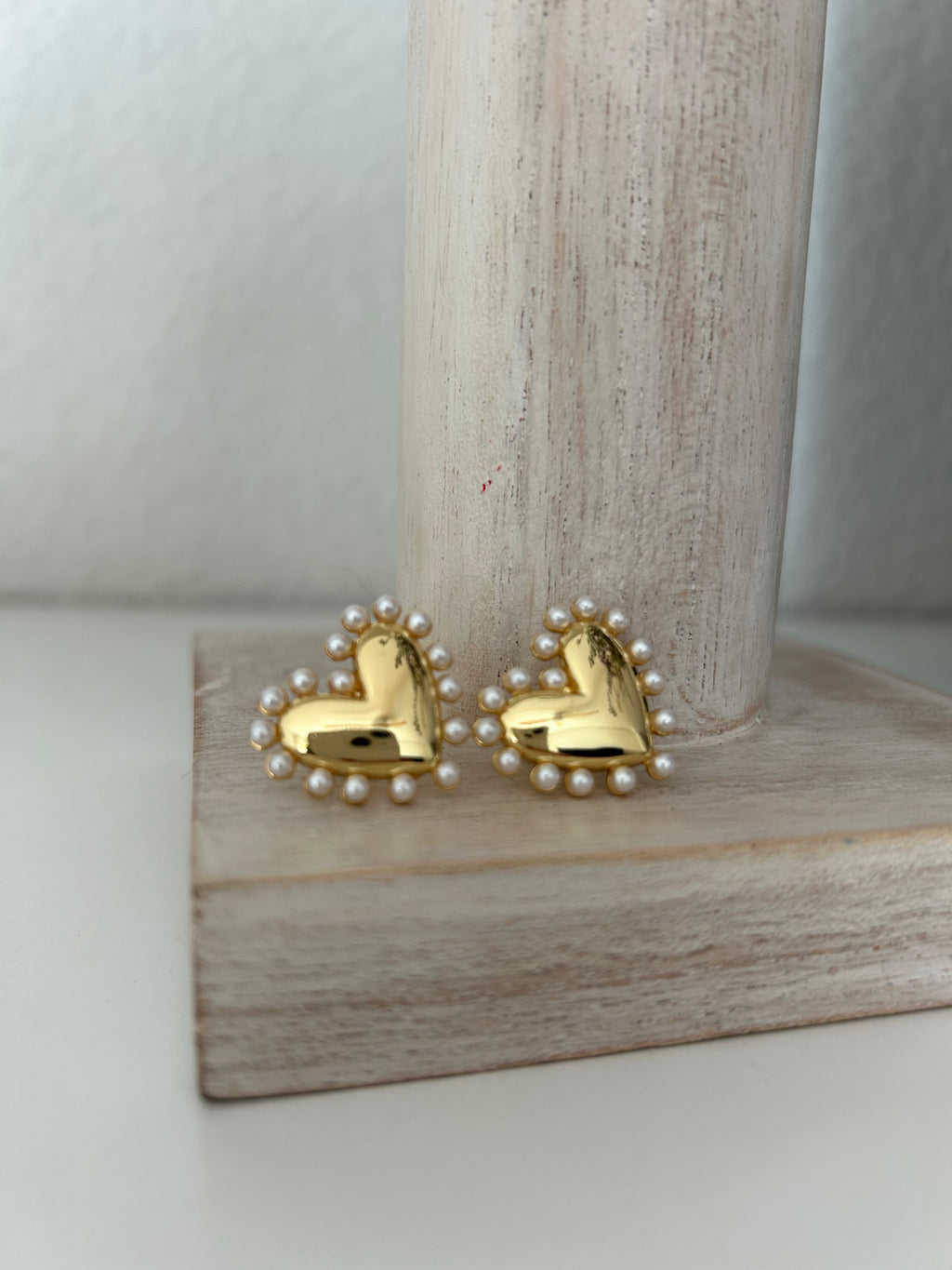 Pendientes Corazón Dorado con Perlas
