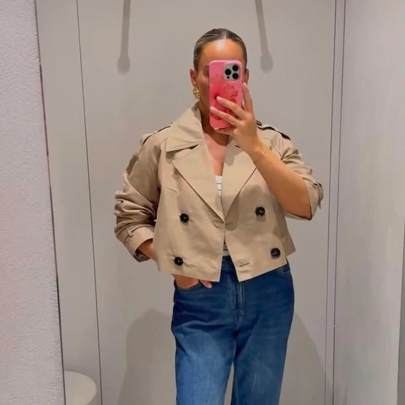 Gabardina Corta Cruzada con Cuello Solapa